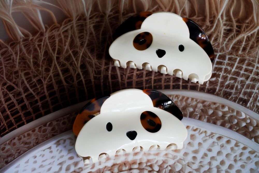 Korean aesthetic claw clip