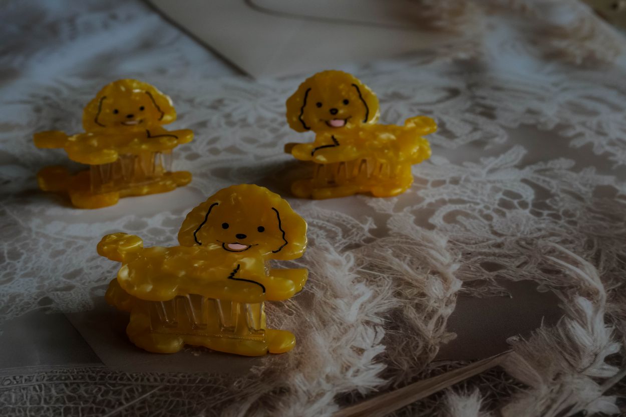 limited edition puppy claw clips