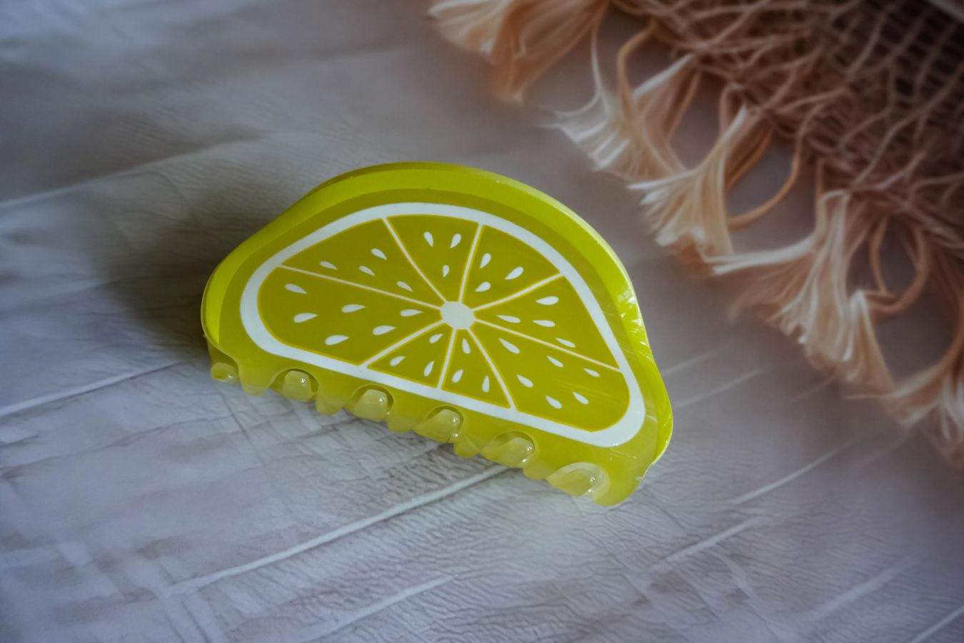 The lucky lemon large claw clip