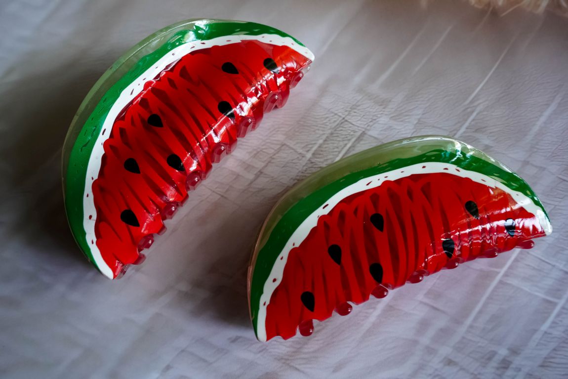 The large, beautiful watermelon claw clip.