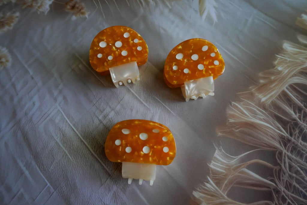 Durable mushroom claw clip