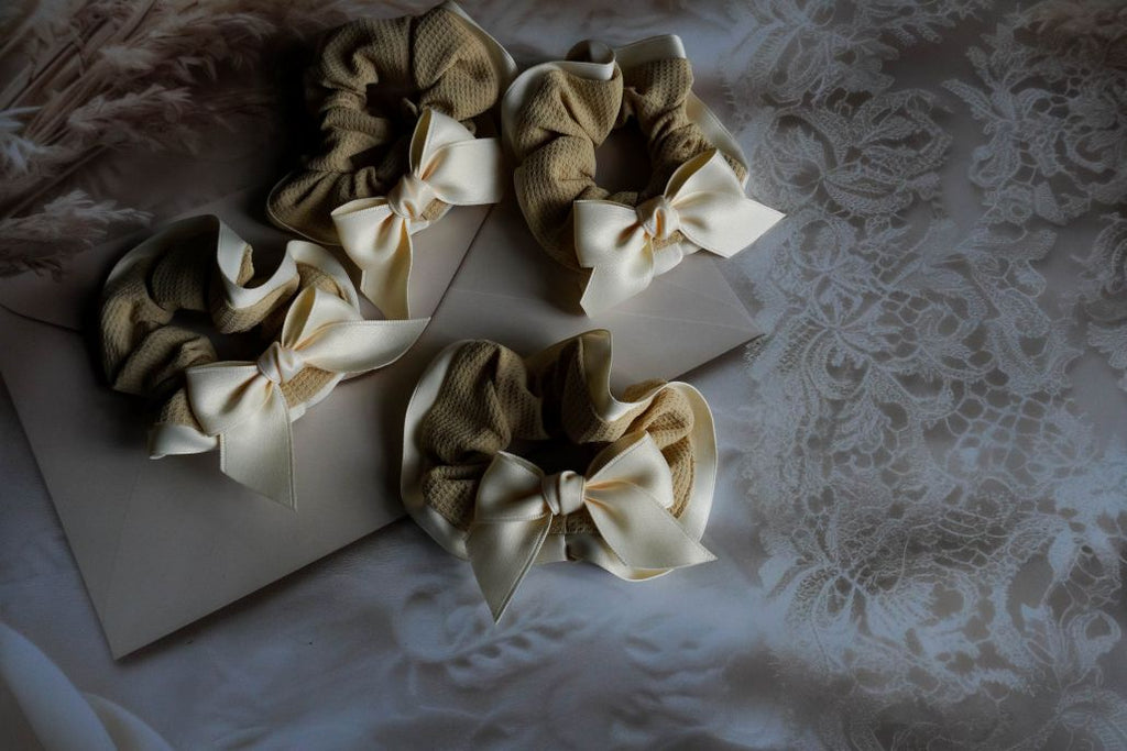 Morning dream scrunchie