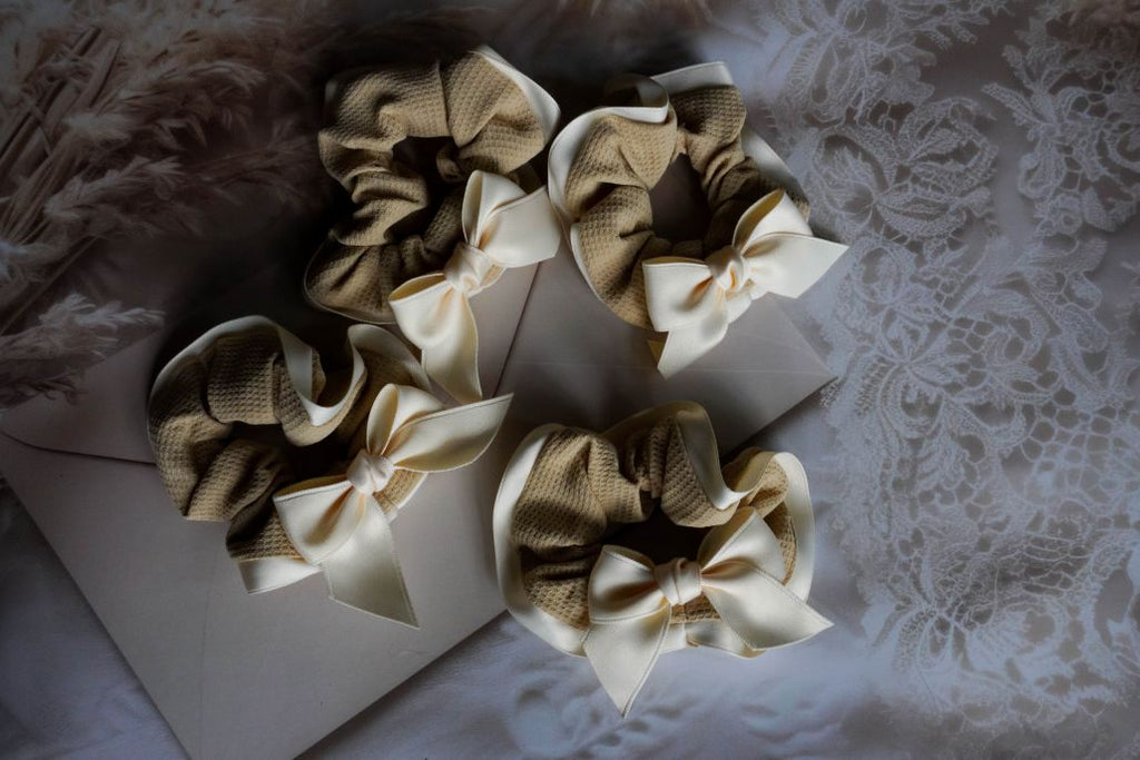 Morning dream scrunchie