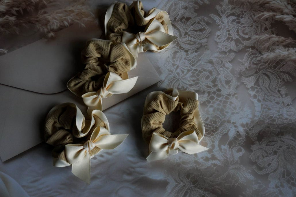 Morning dream scrunchie