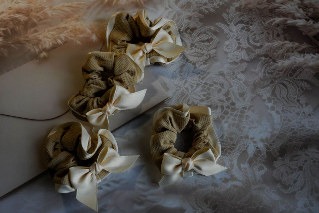 Morning dream scrunchie