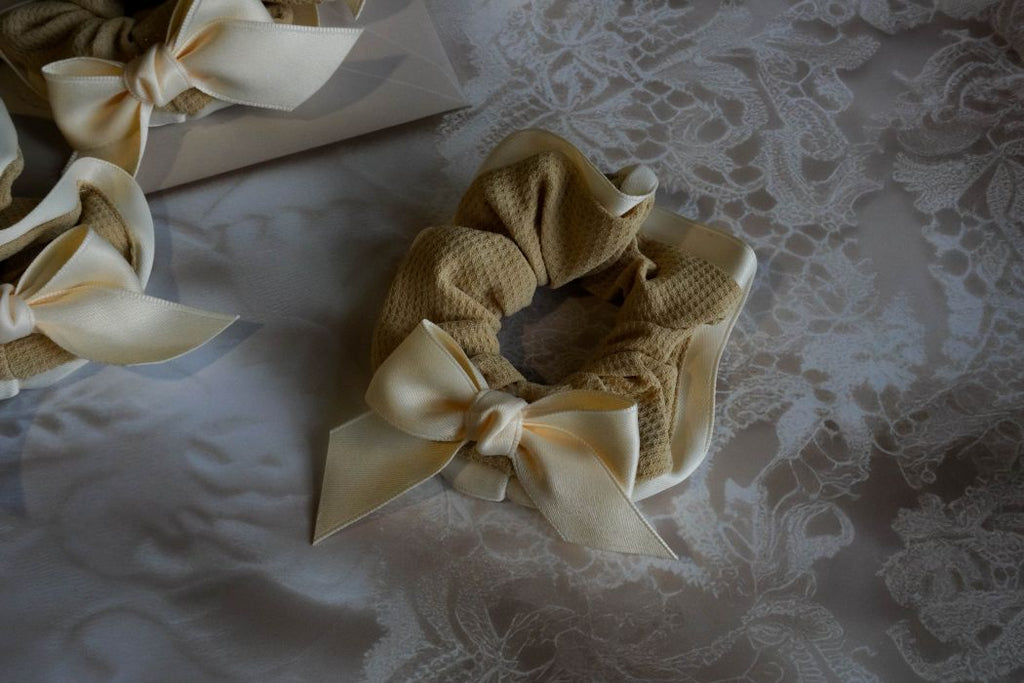 Morning dream scrunchie