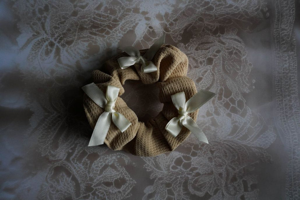 cute creamy bow scrunchie