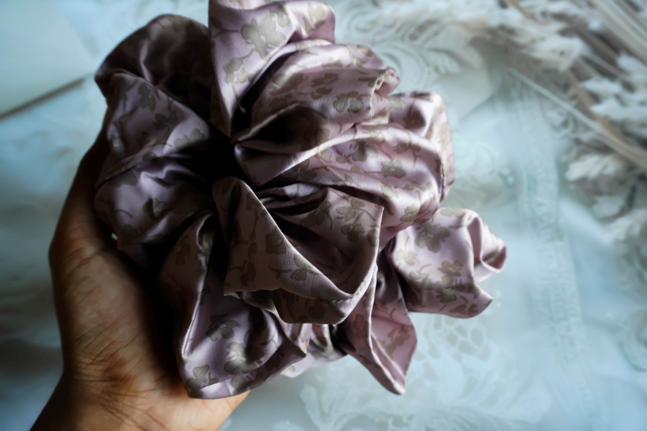 Silky copper XXL scrunchie