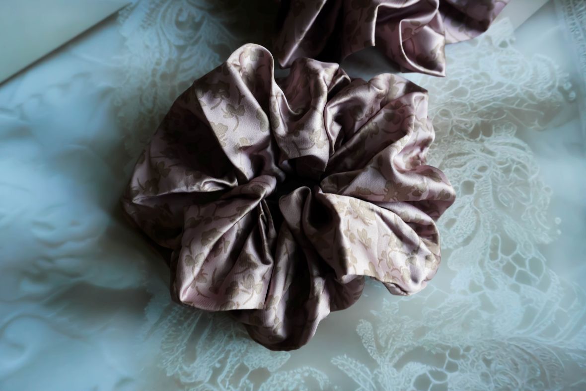 Silky copper XXL scrunchie